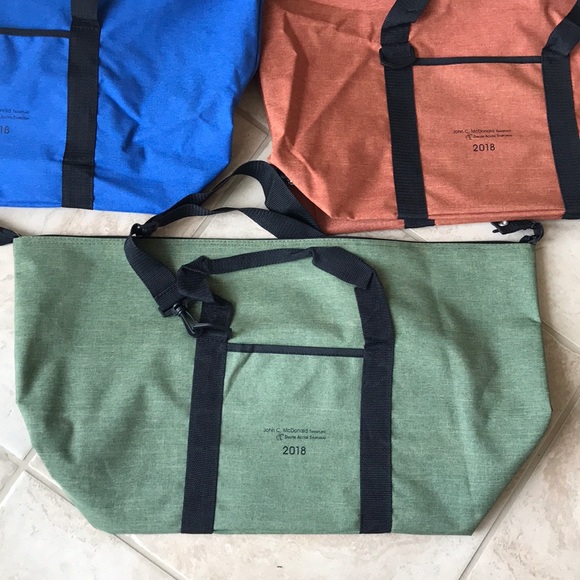 A bundle of three duffel  bag - Picture 2 of 16